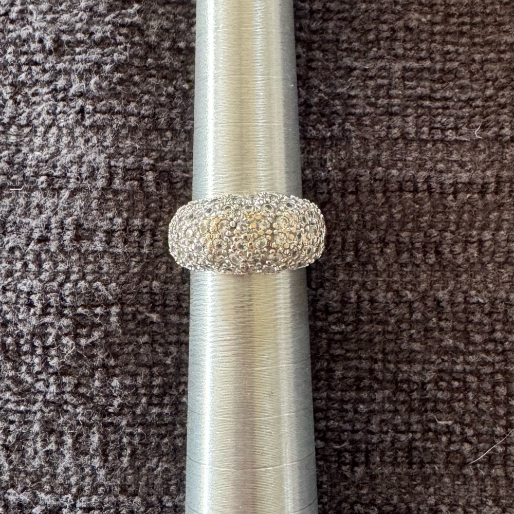 Vintage Solid 10k Yellow Gold Pave CZ Ring. Size 5 1/4       7 grams